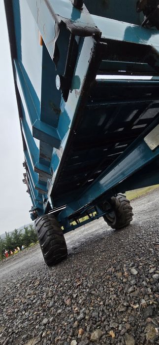 Remorca de gunoi Rolland 7 tone incarcare gunoi de pasare porci vaci