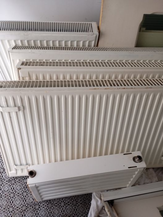 Vînd calorifere second-hand