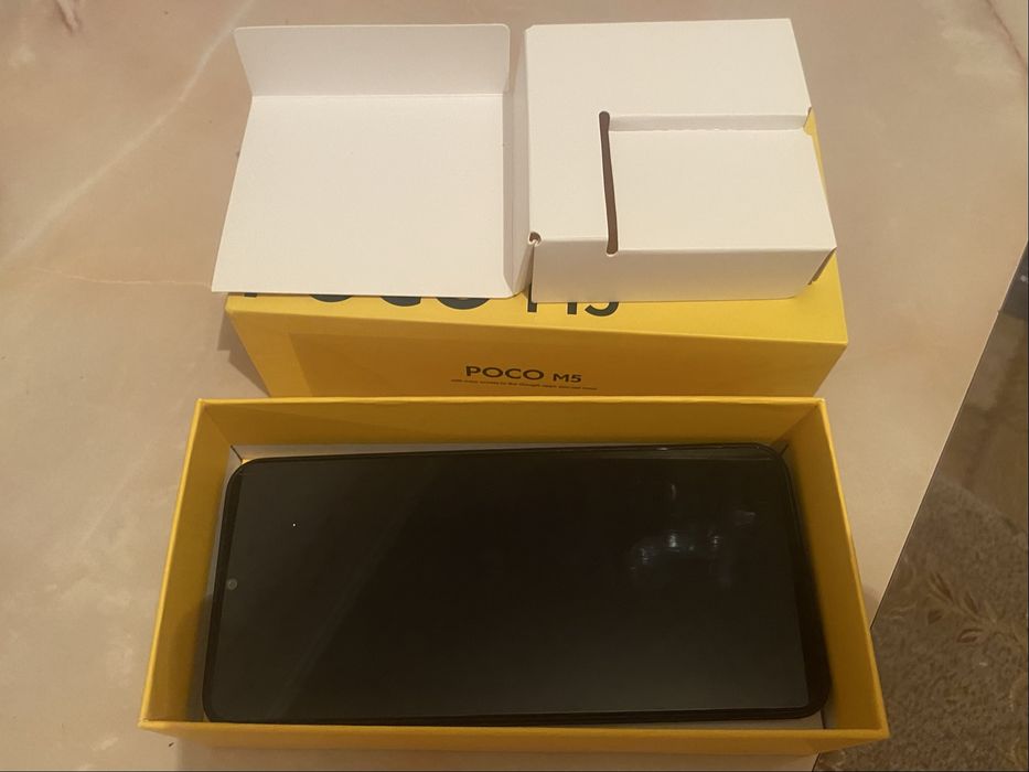 Смартфон Poco M5