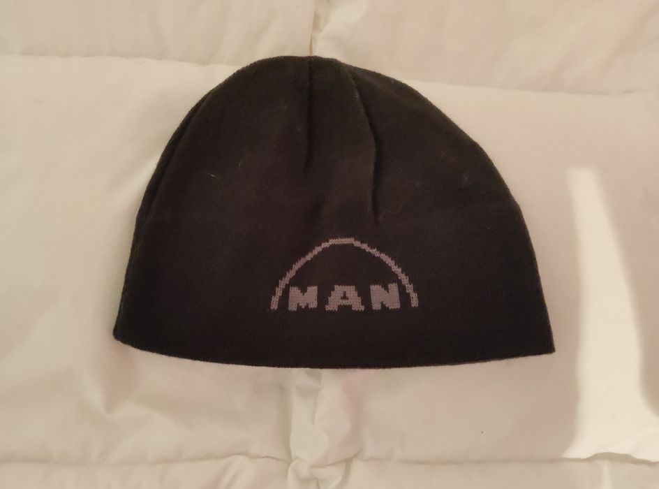 Зимна шапка MAN.