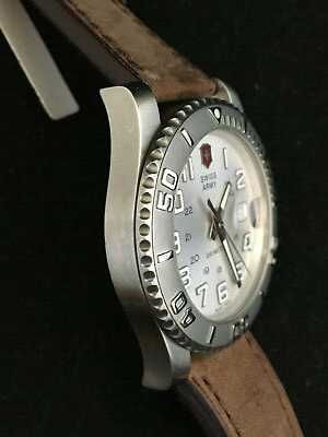 Швейцарски Victorinox Maverick II - 24703 , Quartz, Сапфир, 200m, 43mm