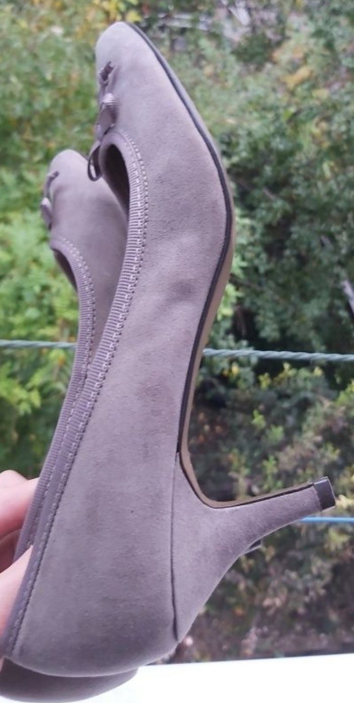 Pantofi stiletto toc mic- nepurtati, culoare gri-piele în