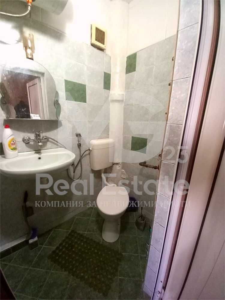 Продава се Тристаен апартамент в Пазарджик, Идеален център - 135 кв.м за 623 €/кв.м - Снимка #10