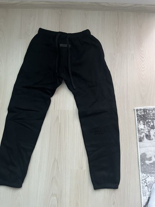 essentials fear of god панталони