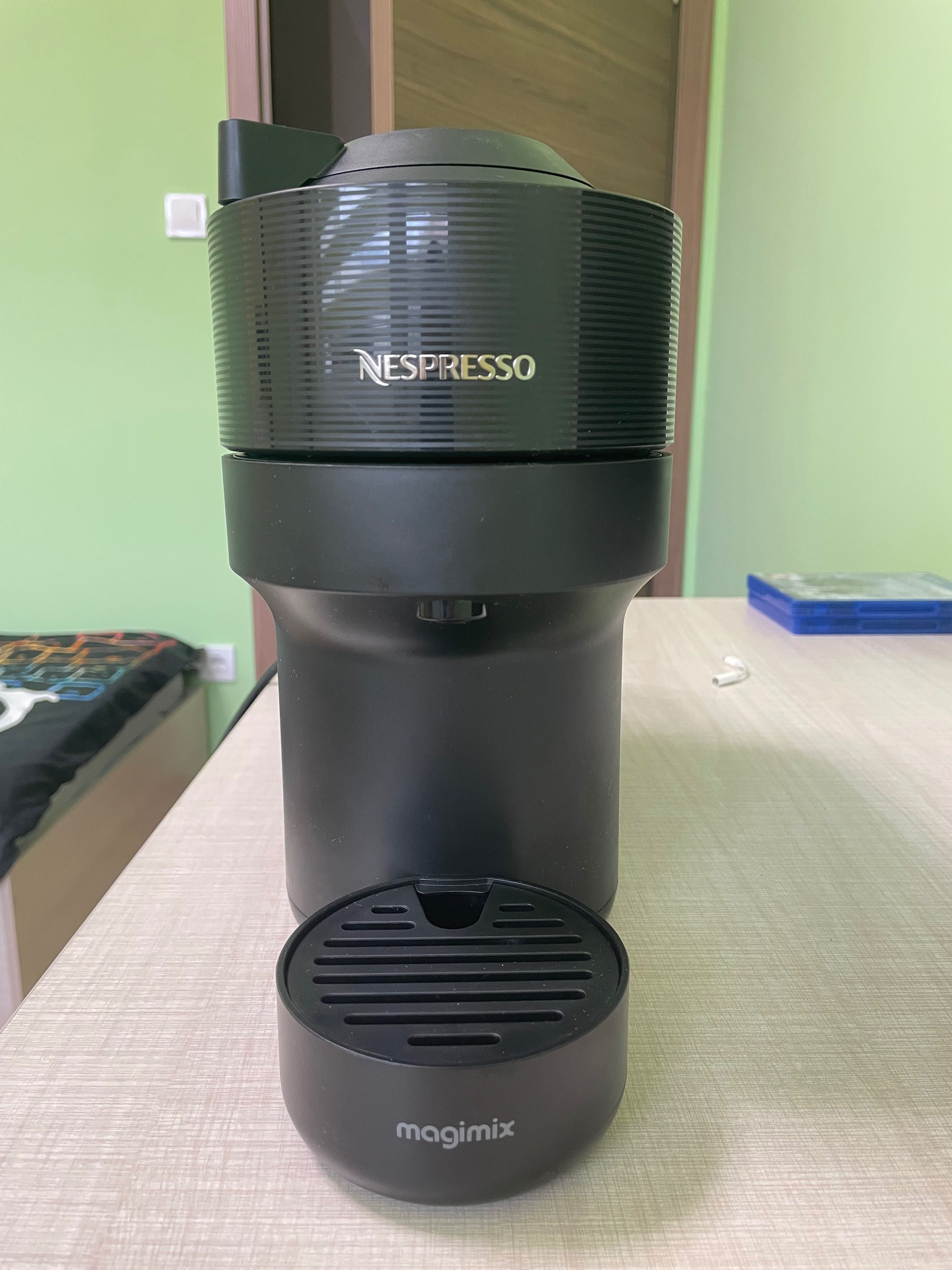 Кафемашина с капсули Nespresso Vertuo pop black