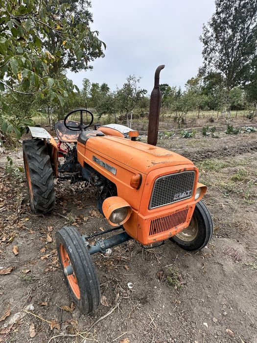 Vând tractor fiat 215
