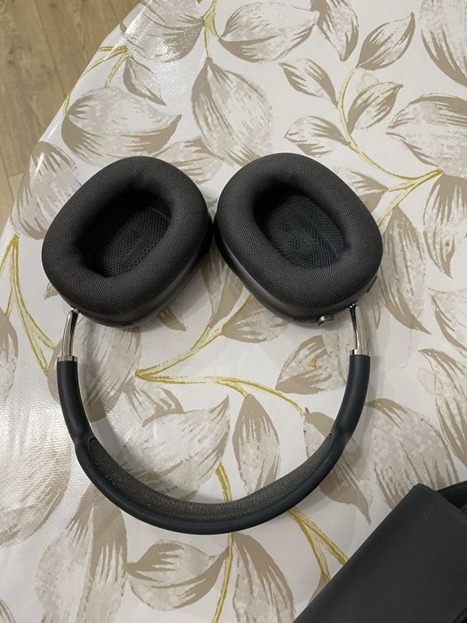 Airpodsmax купил Ispace оригинал не пользуюсь простаитак лежит