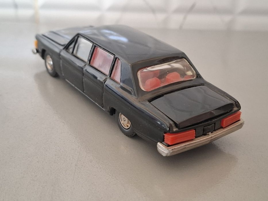 Коллекционная модель Чайка Газ 14, масштаб 1:43