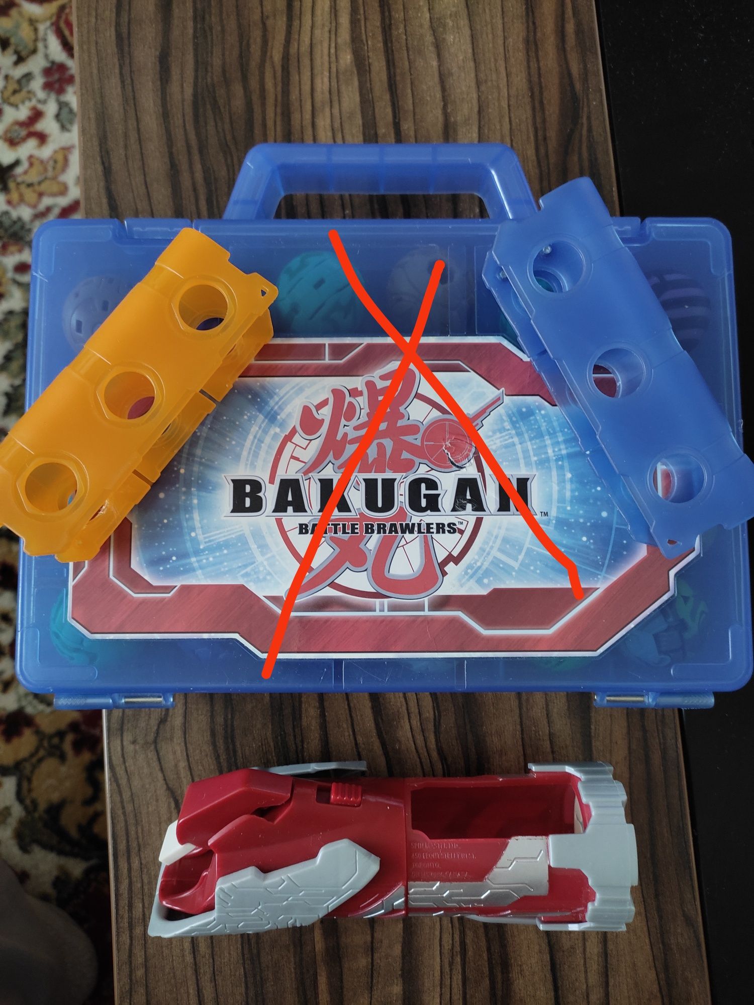 Bakugan куфар,изстрелвачки и holder(държачка)