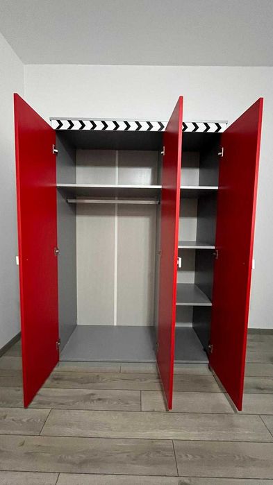 Mobila dormitor copil cu pat masina