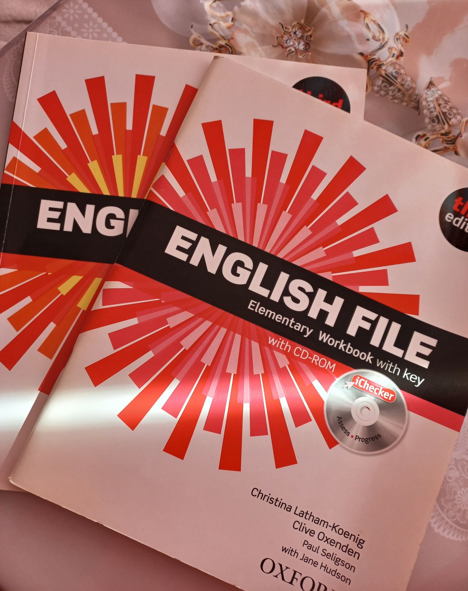 ПРОДАМ ENGLISH file  3-rd edition