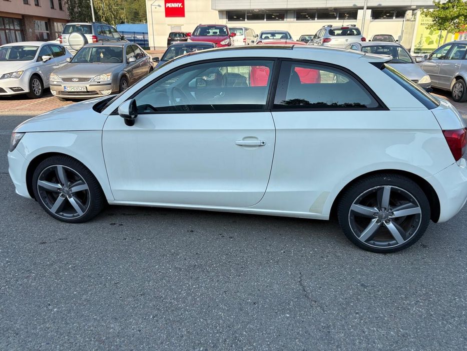 Audi A1 1,6 TDI 105 cp An 2011 panoramic