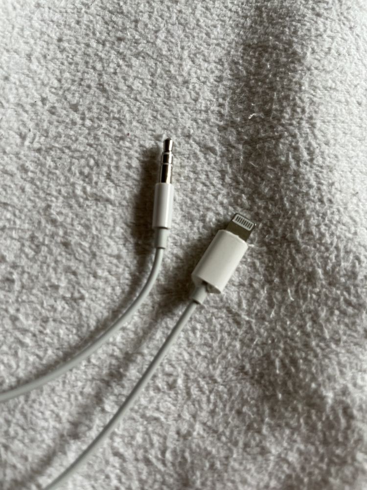 Cablu audio Apple Lightning - Jack