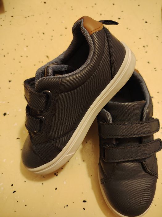 Teniși nr29 in stare foarte bună