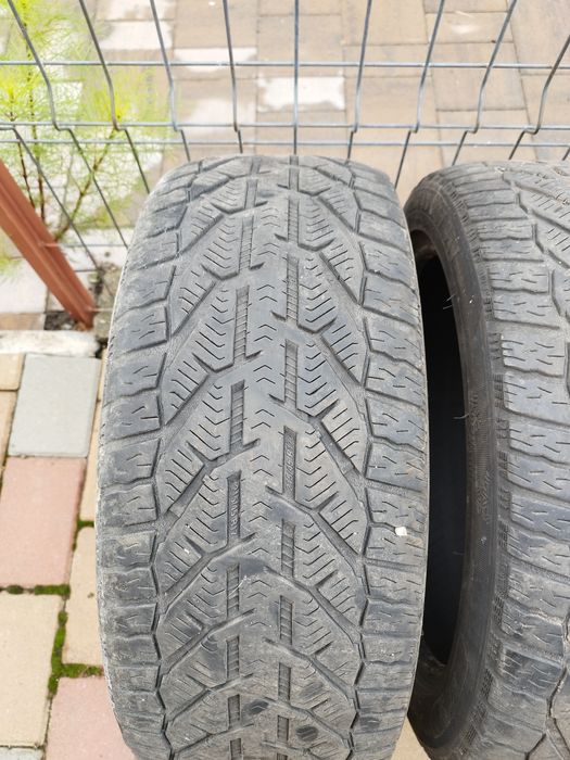 Vând 4 cauciucuri de iarnă SEBRING SNOW 215/45 R17