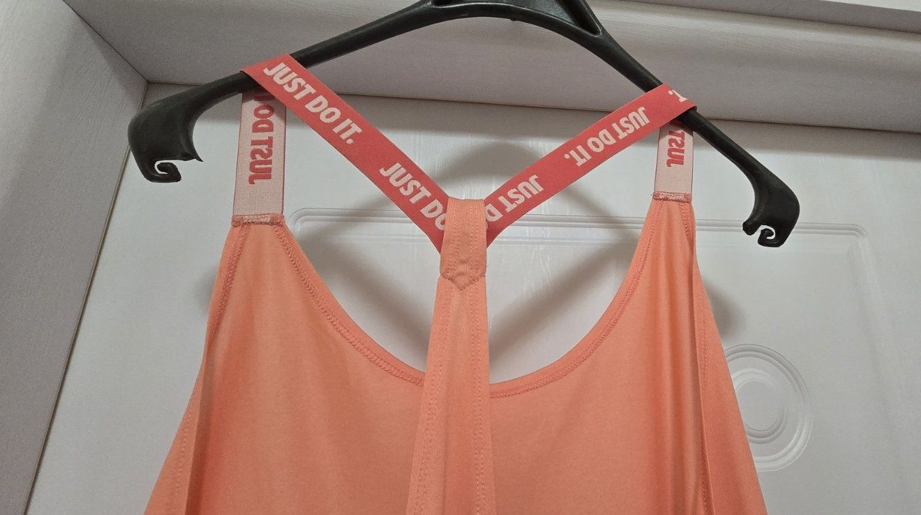 Дамско оригинално потниче.  Като ново.  Nike JUST DO IT
