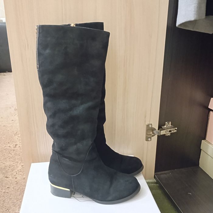 Дамски ботуши 35 номер естествен велур с естествен хастар