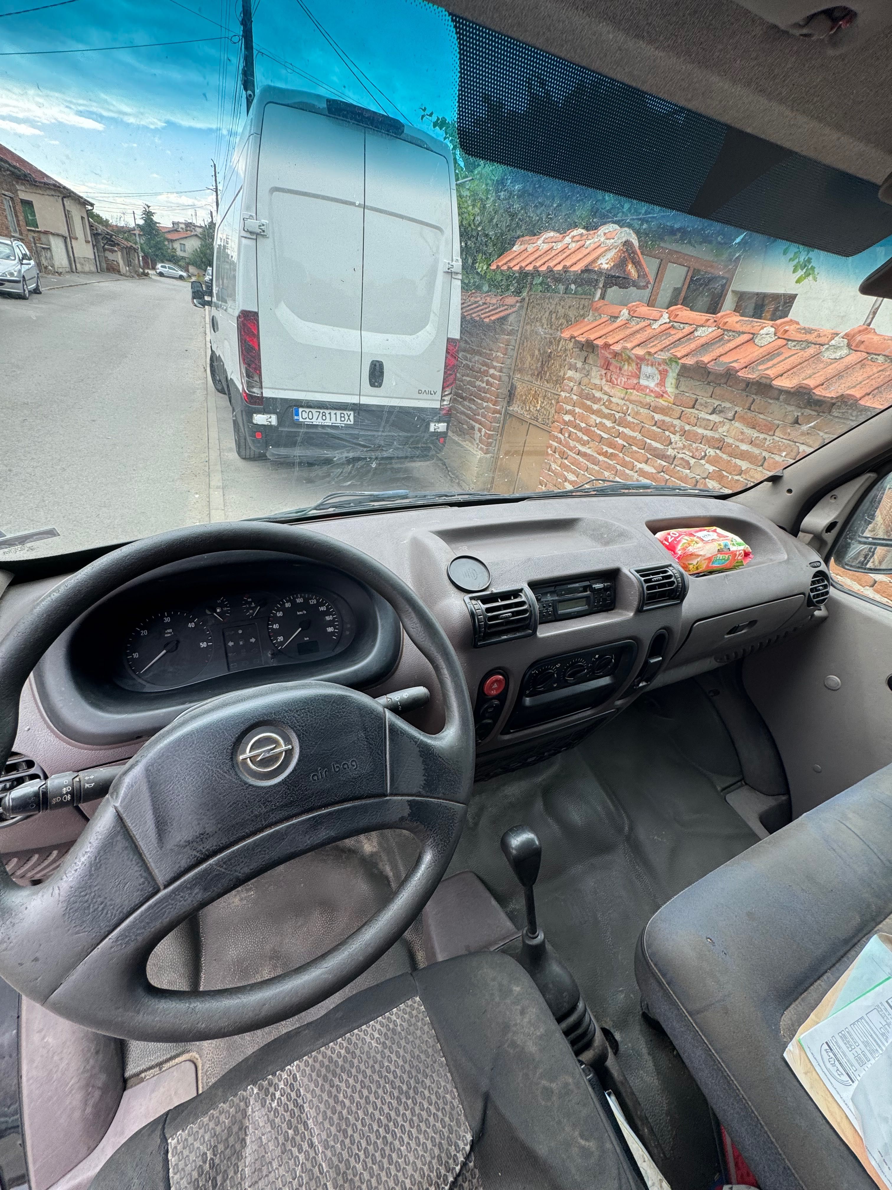Бус Opel Movano 2.8