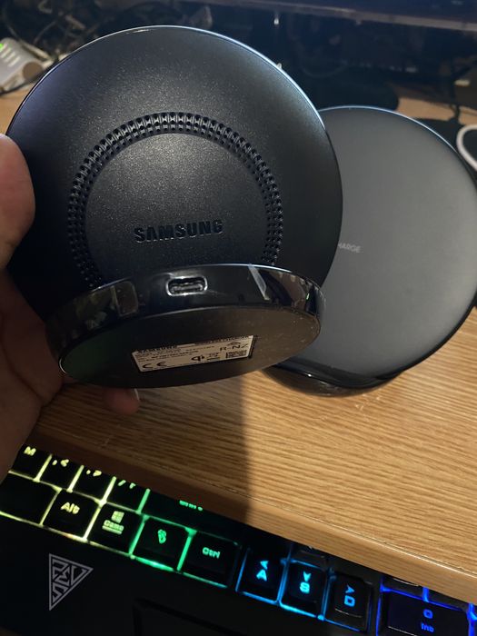 Incarcator Wireless Qi Fast Charge Standing Samsung EP-N5100