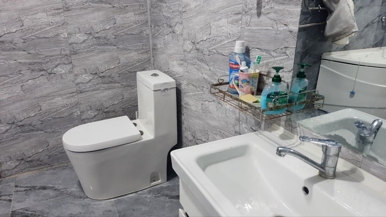 Yangi hovli sotiladi