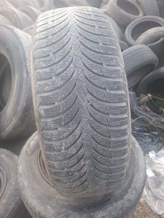 Vand 4 roti R 15 fiat au și anvelope 195 65 15 iarna