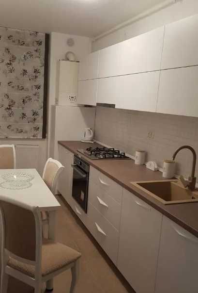Дава се под наем Тристаен апартамент в Пловдив, Кършияка - 90 кв.м за 306 € - Снимка #4