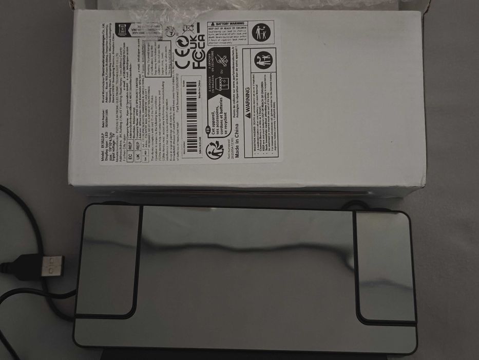 Часовник прожектиращ часа и температурата на тавана има и аларма