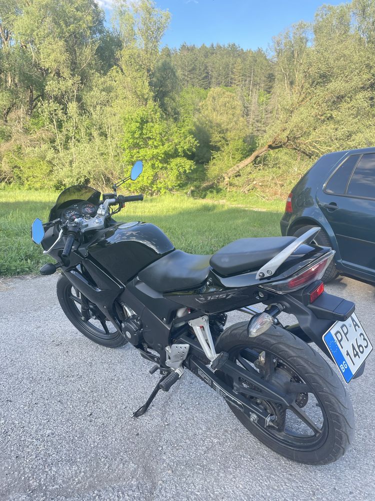 Honda cbr 125R !! 11 000km!!