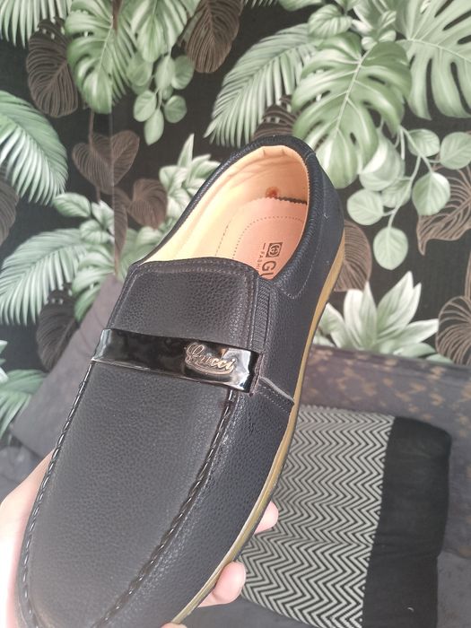 Обувь женская и мужская (кизлар ва угил болалар оёк кийимлари)