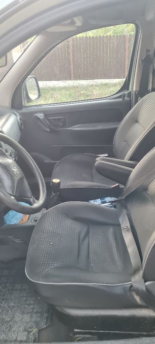 Peugeot partener