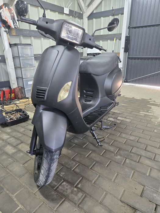 Vând scuter !! Turbho , fără permis limitat 25km/h in carte!Carte RAR!