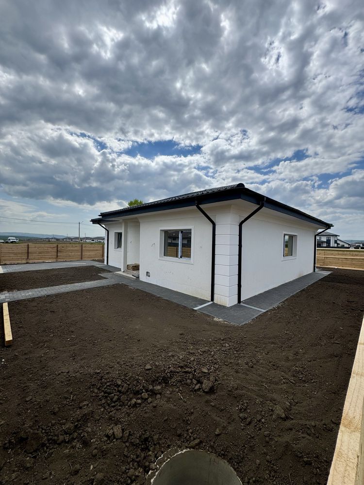 Casa 4 camere, INCALZIRE PARDOSEALA, Canalizare, Miroslava-Vorovesti