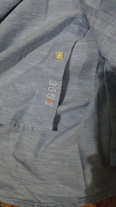Риза Boss и Armani Exchange