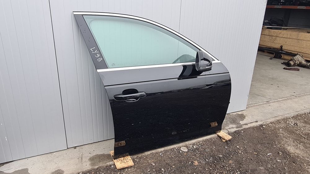 Usa dreapta fata audi a4 b9 break an 2019 negru cod culoare LY9B Usa