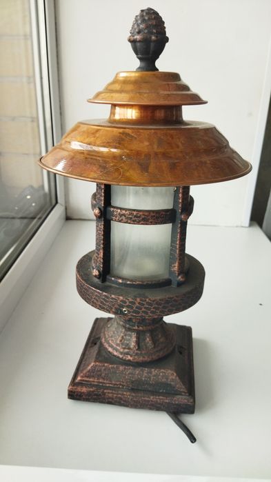 Продам уличный светильник.