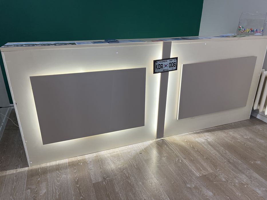 Продам ресепшн в хорошем состоянии не дорого