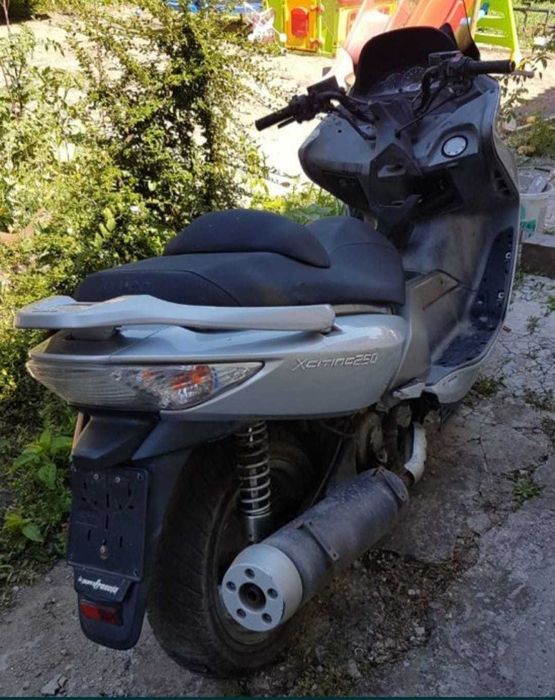 dezmembrez piese motor carene kymco dink yager x-town  people downtown