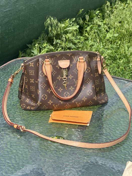 Louis Vuitton Rivoli