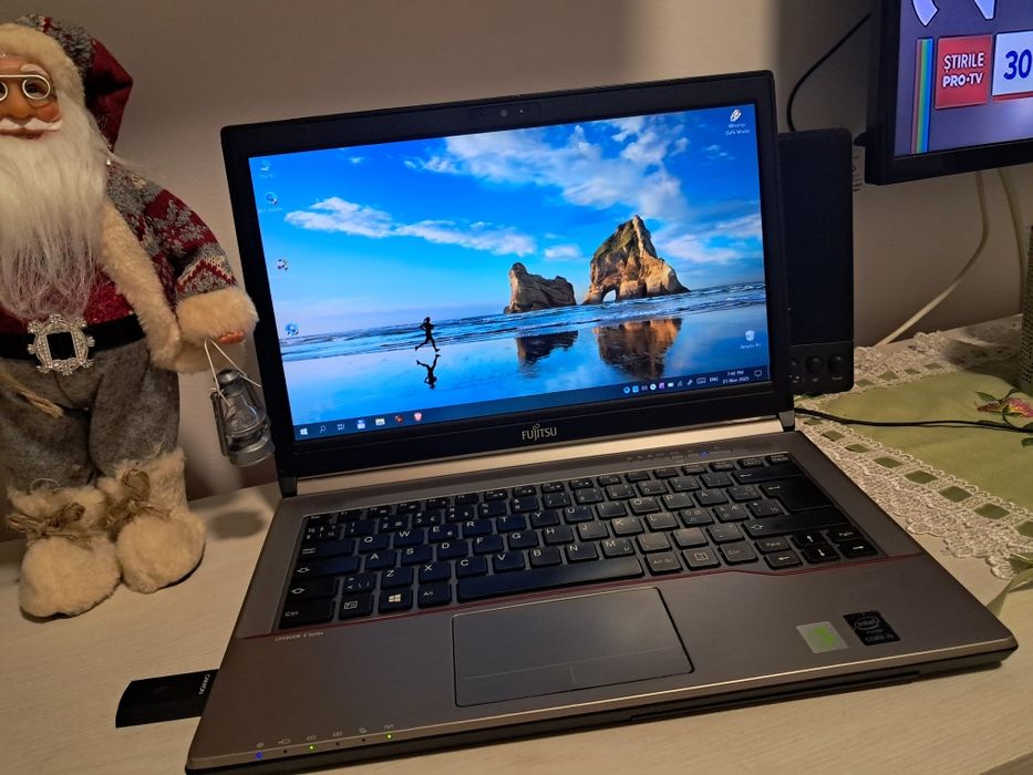 Laptop Fujitsu Lifebook E744, 15.6″, Full HD, 8GB DDR3, 320GB HDD