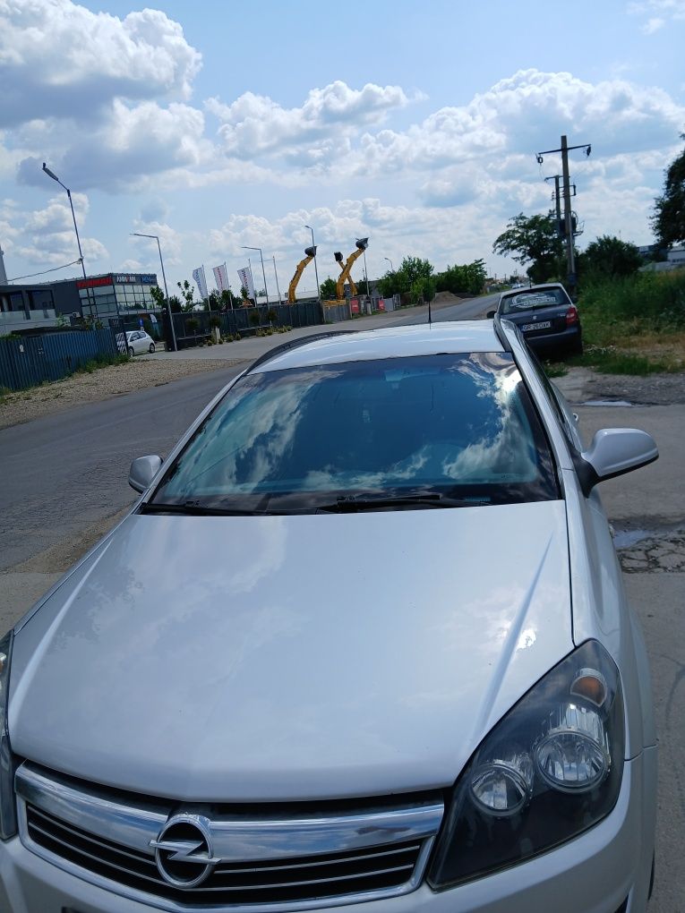 Vând Opel astra h 1.7