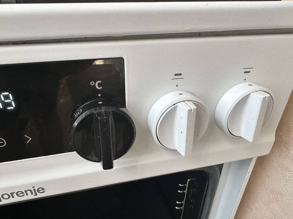 Готварска печка gorenje - комбинирана на газ и ток