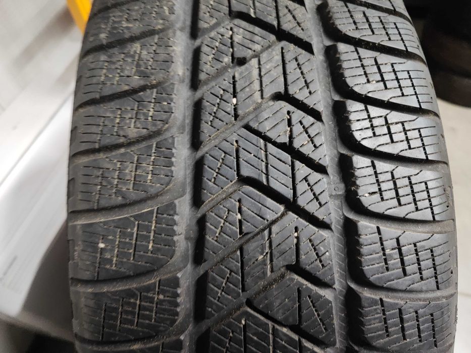 4бр. зимни гуми 235/50/19 Pirelli