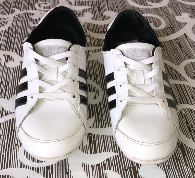 Adidas NEO