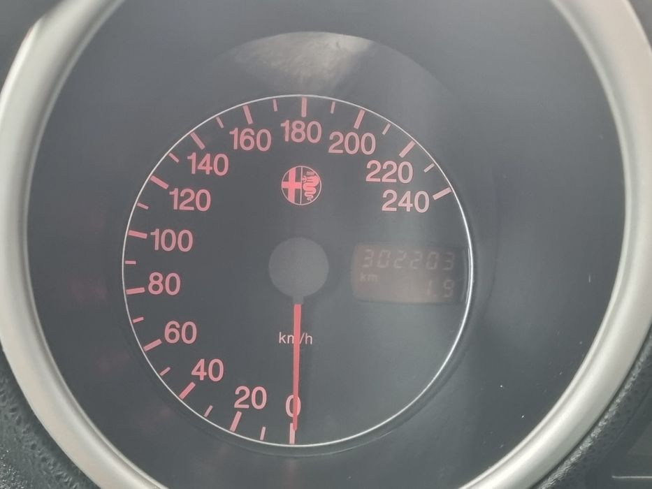 Vând Alfa Romeo 156