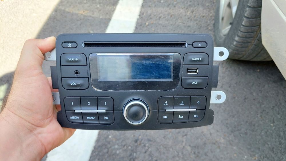 Cd player Dacia Logan 2