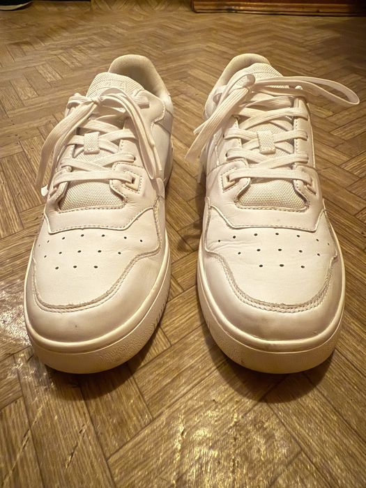 Маратонки, бвла кожа