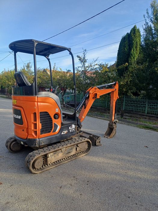 Miniexcavator doosan (bobcat)
