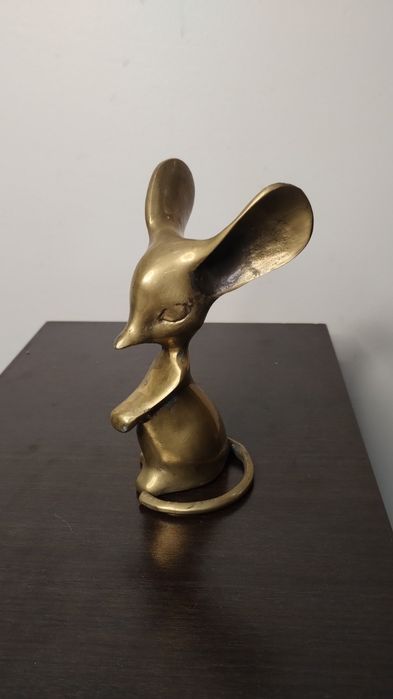 Много симпатична и нестандартна фигурка на мишле с големи уши. Бронз.