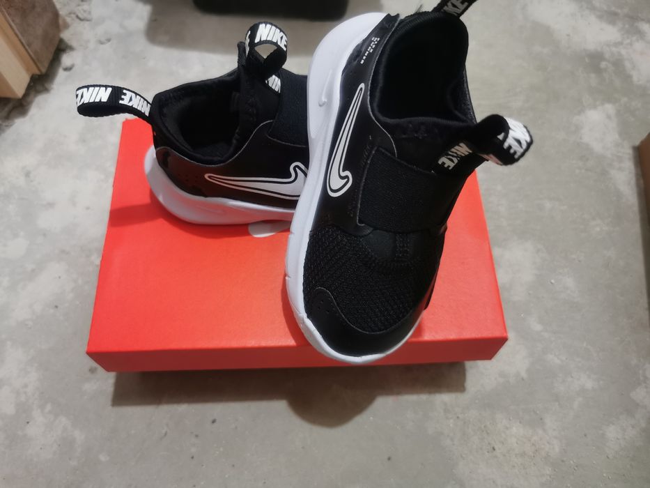 Маратонки Nike чисто нови са