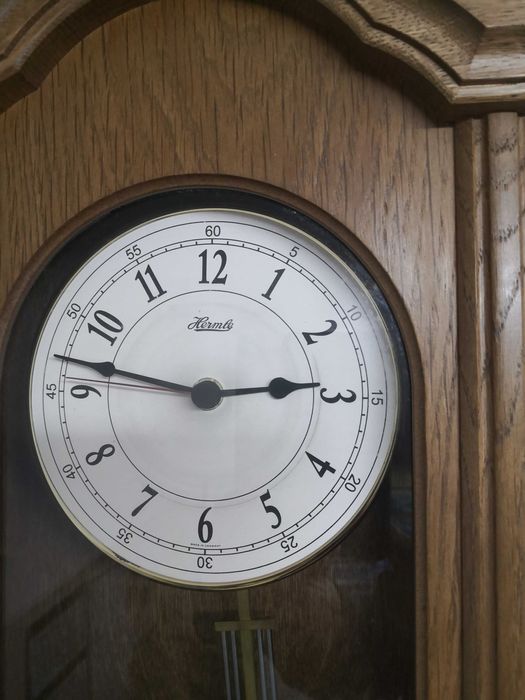 Ceas de perete Hermle cu radio control si pendul
